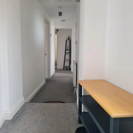Yorkshire Rose - 2 Bed Sleeps 5 Апартаменты Скарборо