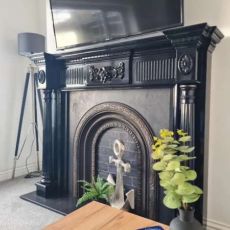 Yorkshire Rose - 2 Bed Sleeps 6 Apartment